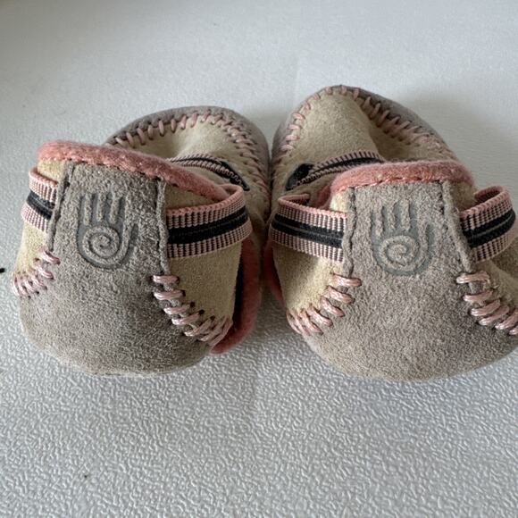 Teva Baby Shoes Tan & Pink Adjustable Small Medium 0-3-6 Soft Sole Crib Slippers - Picture 3 of 9